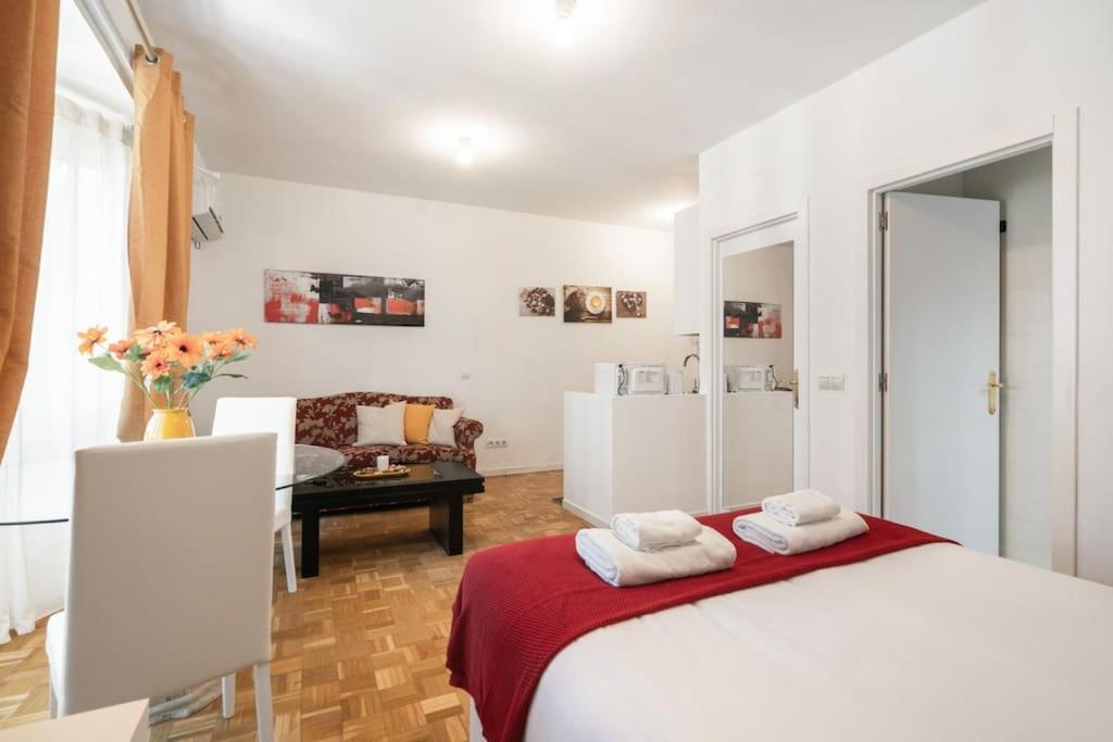 Studio Located In Puerta De Alcala - 2 Madrid Exterior photo